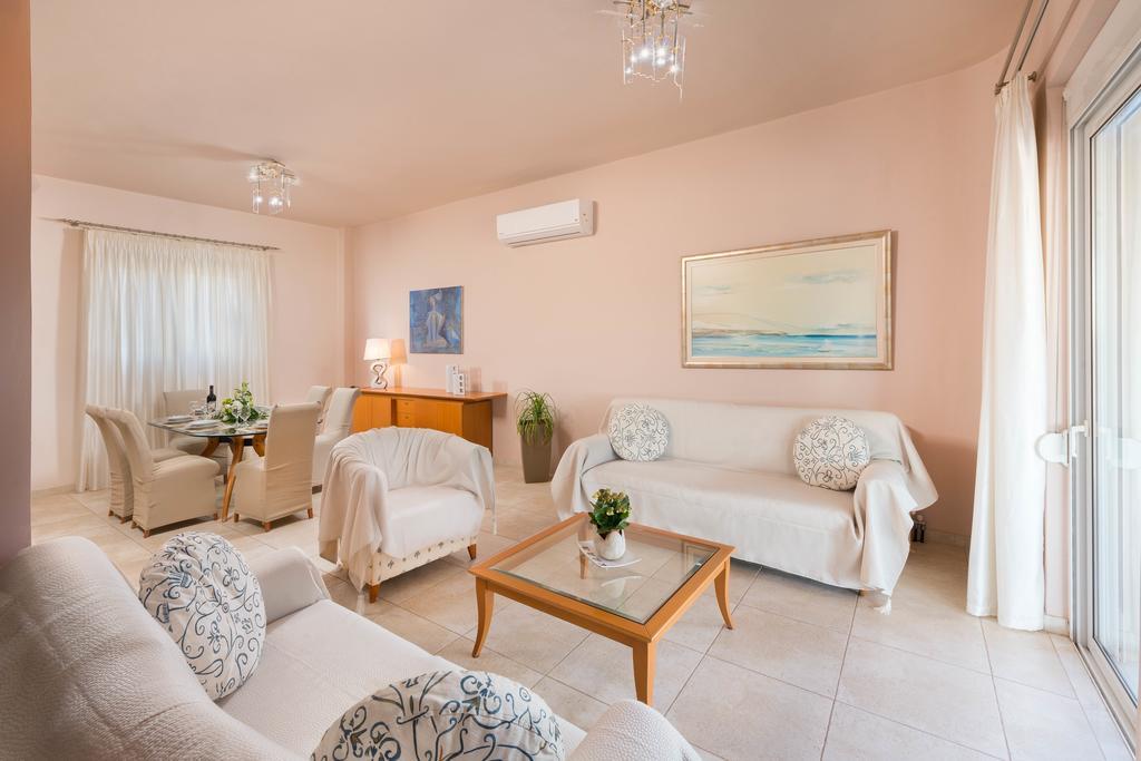 Marysol Luxury Villa ゲンナジー エクステリア 写真