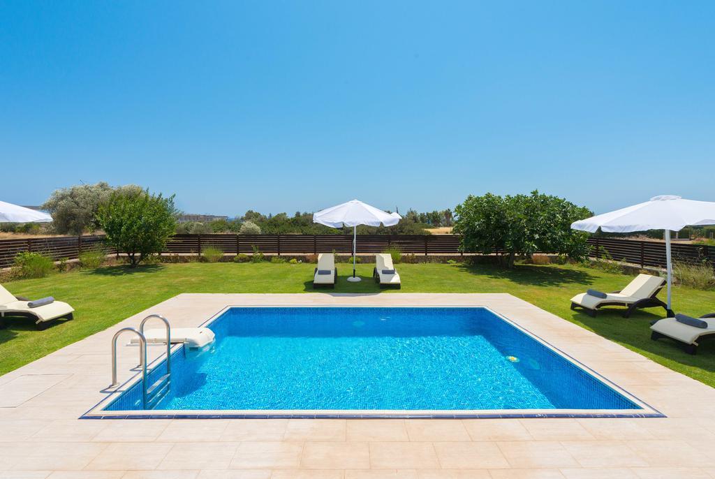 Marysol Luxury Villa ゲンナジー エクステリア 写真